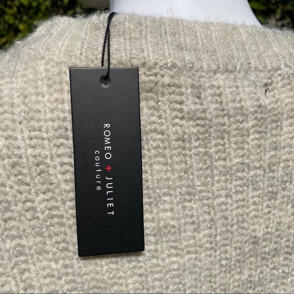 ROMEO + JULIET COUTURE POM SWEATER - Picture 5 of 9